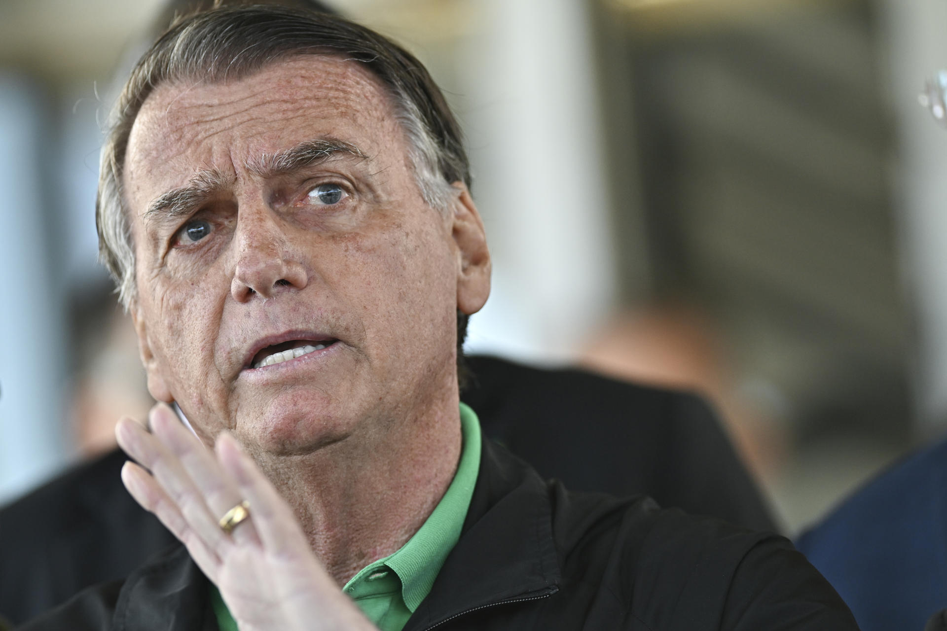 Jair Bolsonaro teve a prisão domiciliar decretada por Alexandre de Moraes