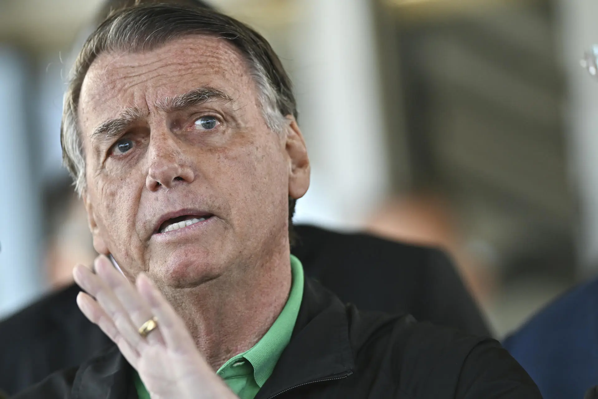 Jair Bolsonaro teve a prisão domiciliar decretada por Alexandre de Moraes