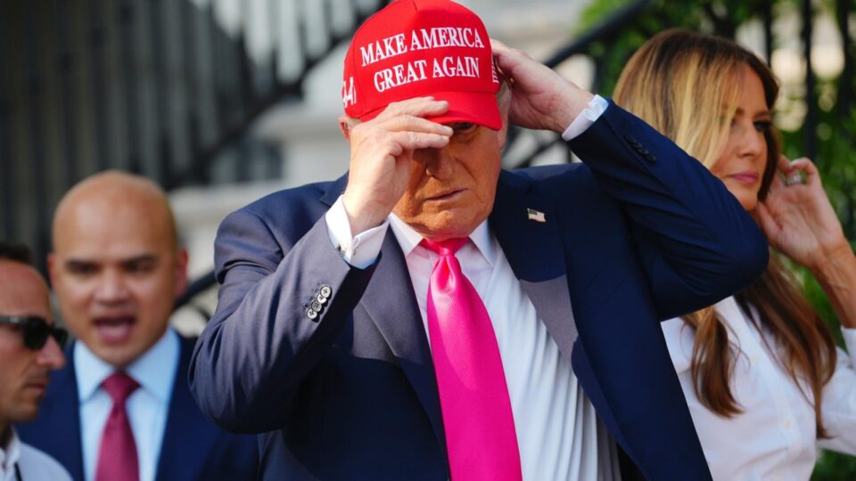 Trump celebra novas tarifas: “estão tornando os EUA grandes e ricos de novo”