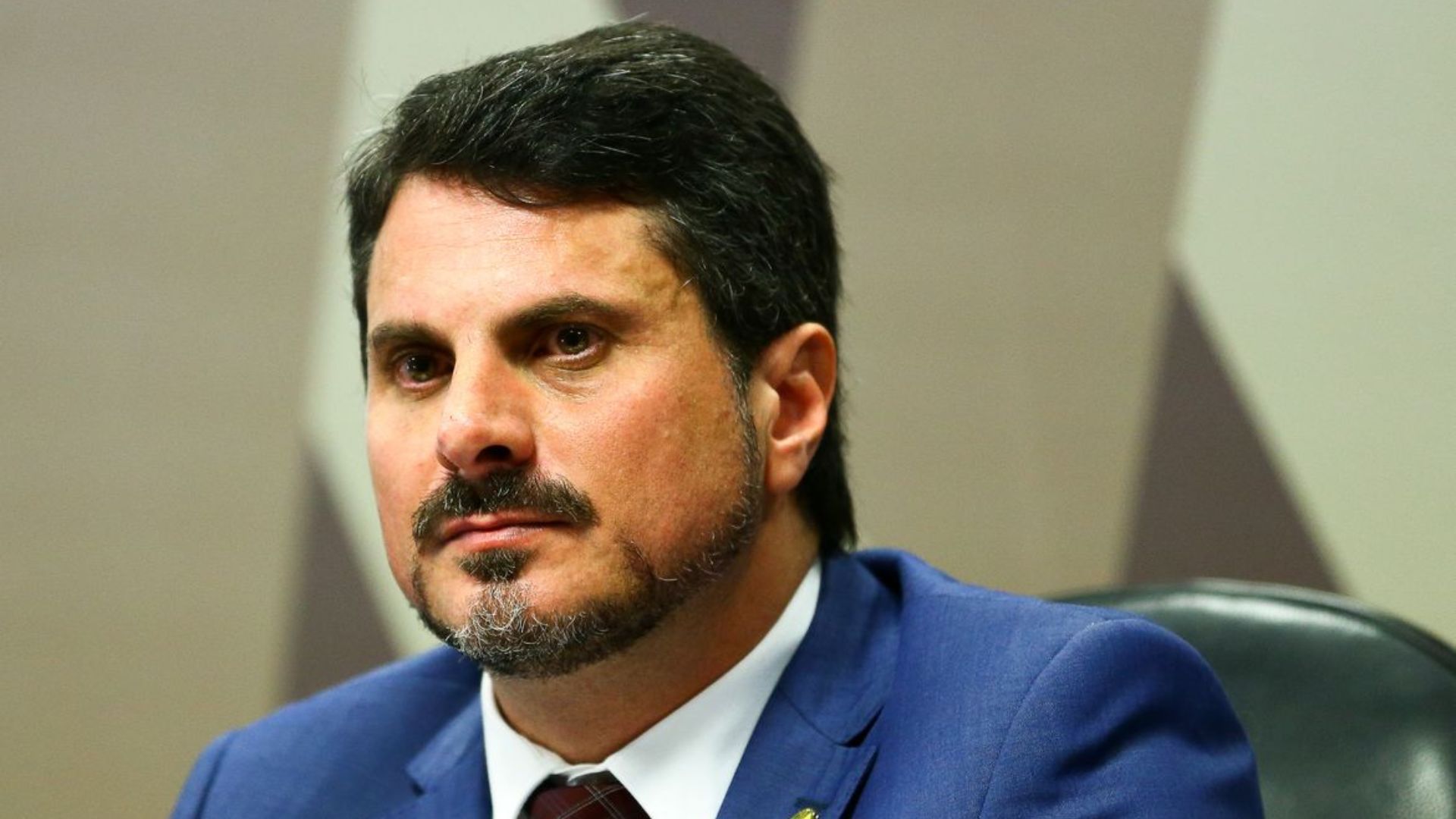 Senador foi abordado por agentes da PF no aeroporto Juscelino Kubitschek, em Brasília