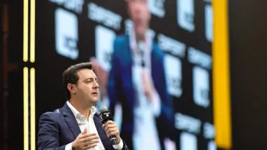 Ratinho Jr. recebeu críticas de Eduardo Bolsonaro por insinuar que questão principal para Trump não é perseguição a Jair Bolsonaro