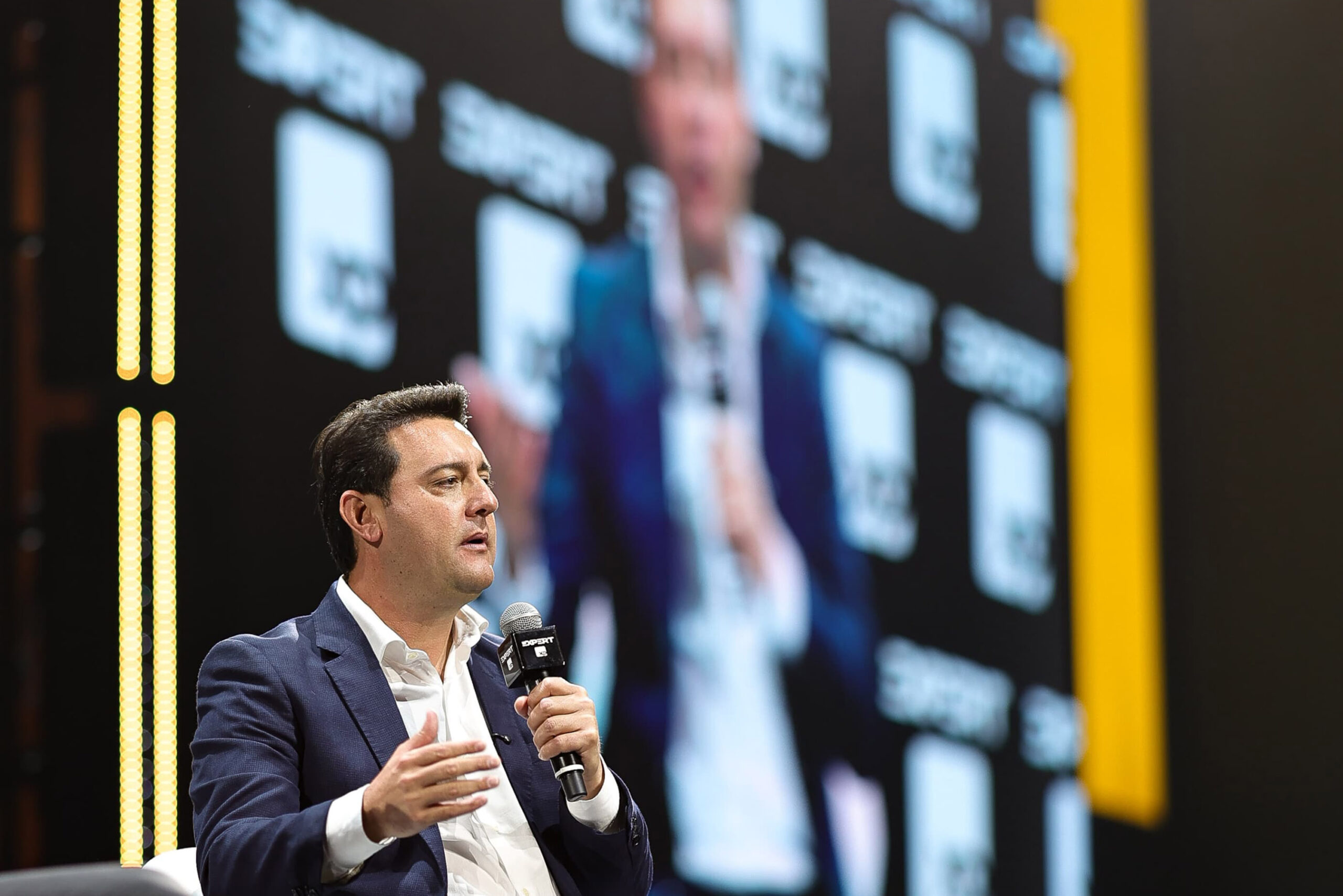 Eduardo rebate Ratinho Jr. por desviar foco de Bolsonaro: “Trump não poderia ser mais claro”