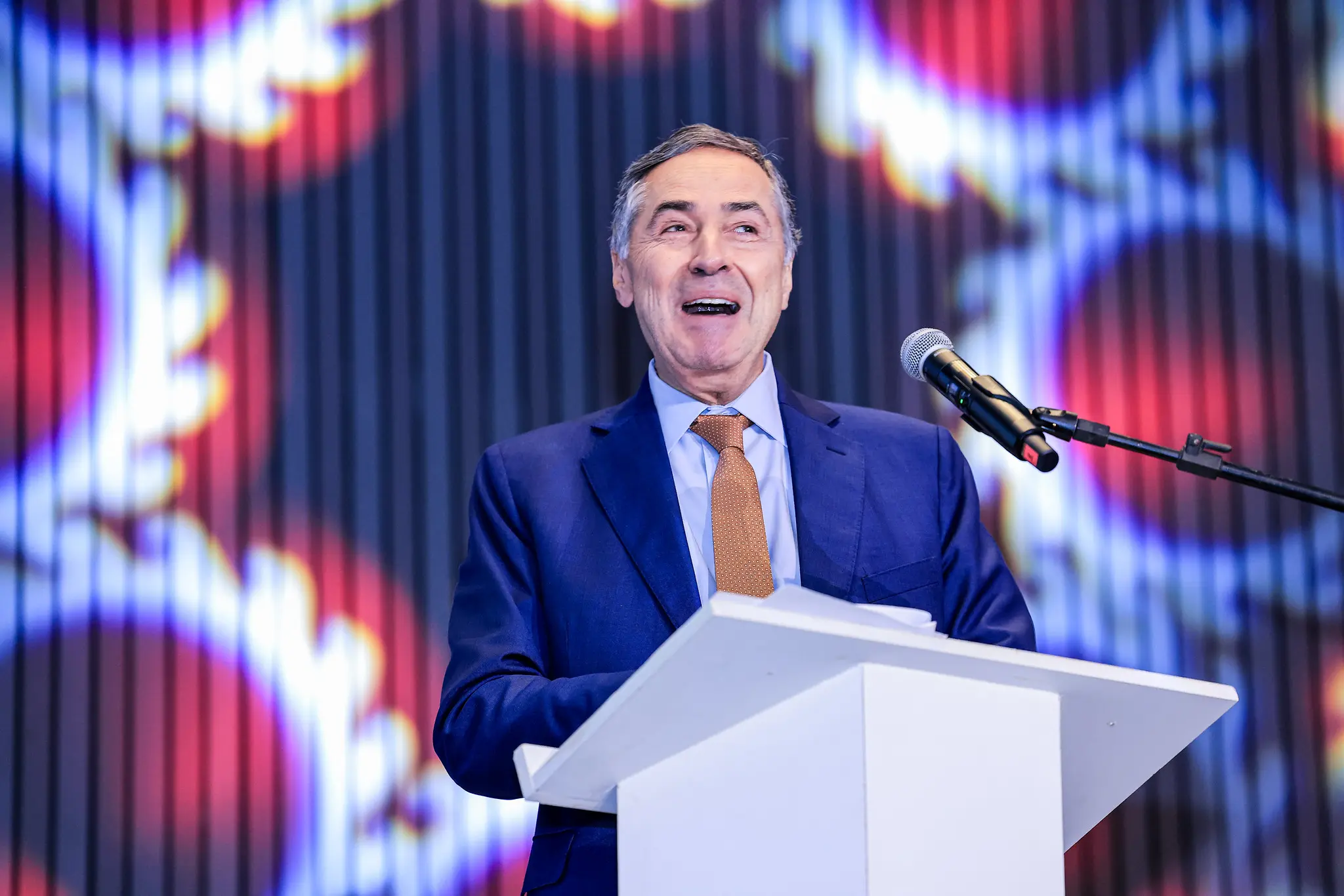 Barroso alfineta Trump e diz que mentir deveria ser “errado de novo”