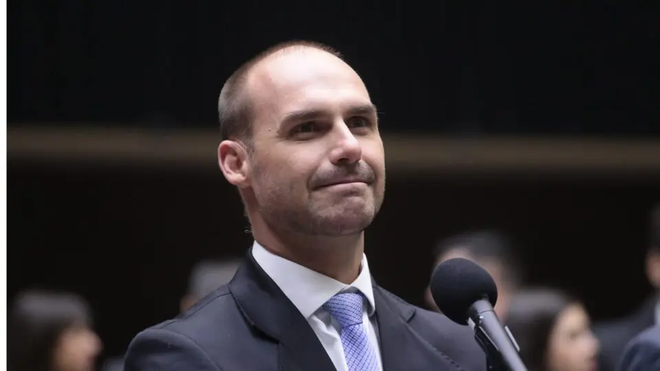 Estratégia de Eduardo Bolsonaro tem a ver com aceleracionismo.