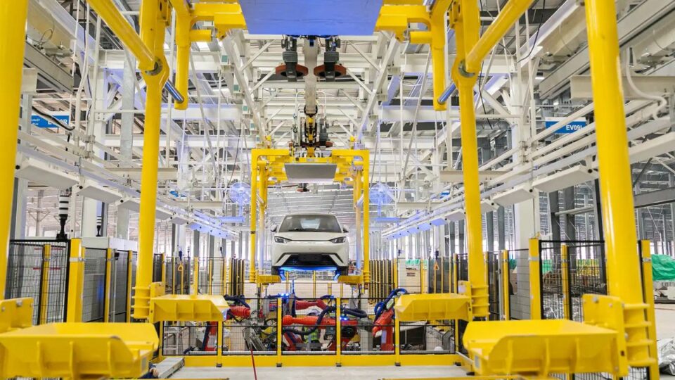 Opine: governadores acertam ao reagir contra benefícios aos carros elétricos da BYD?