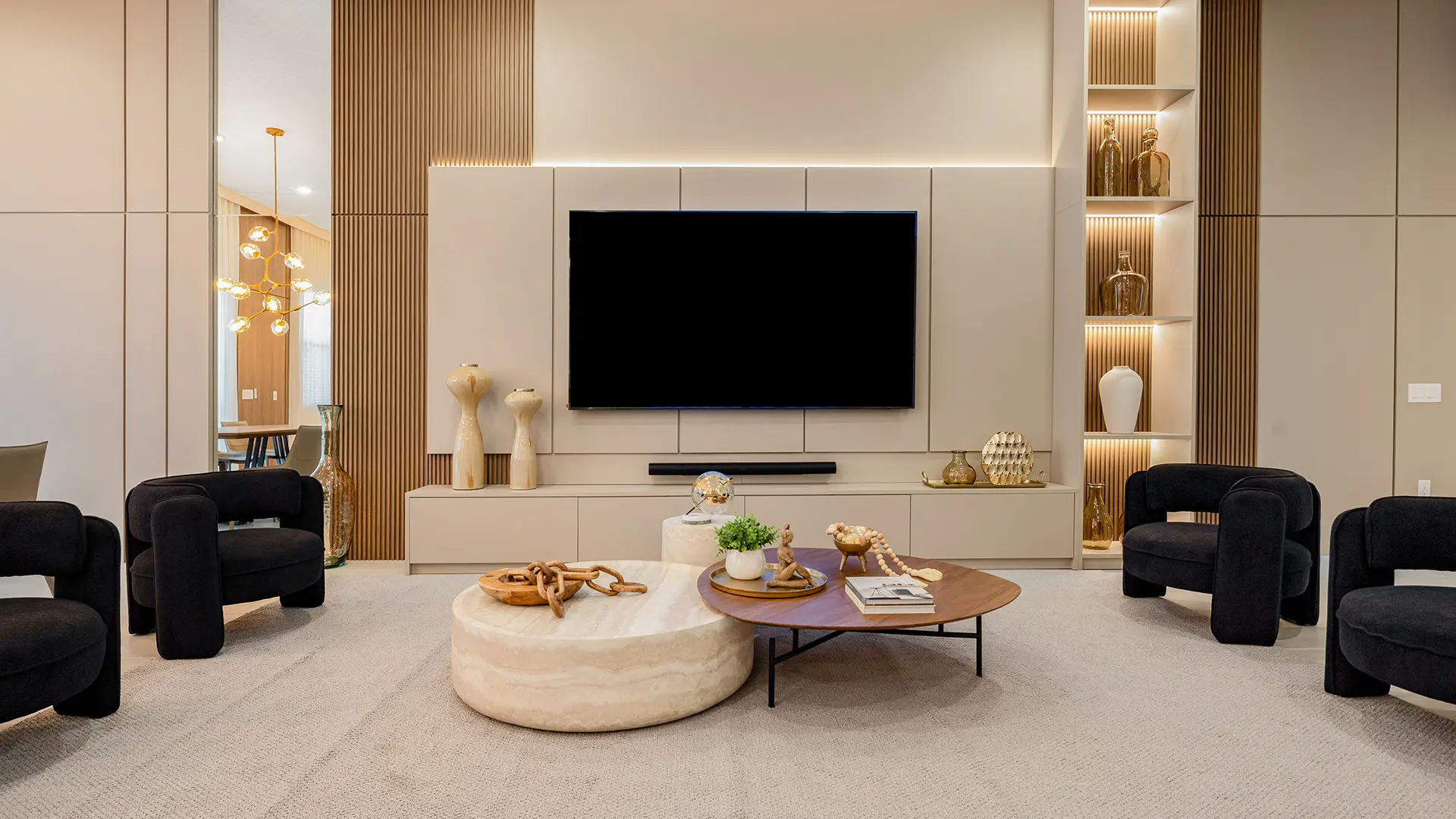 Sala de TV design de interiores de luxo Andria Tagliari