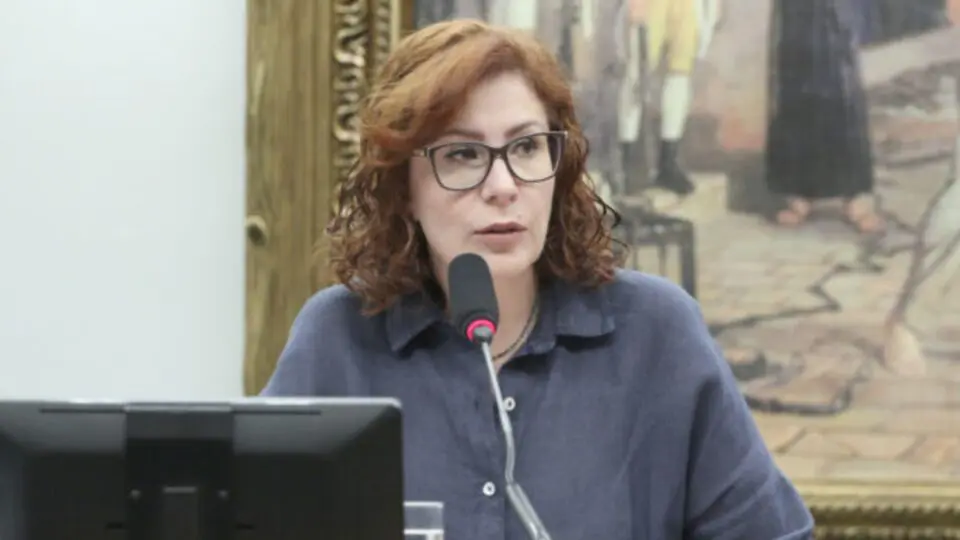 Carla Zambelli seguirá em prisão preventiva na Itália.