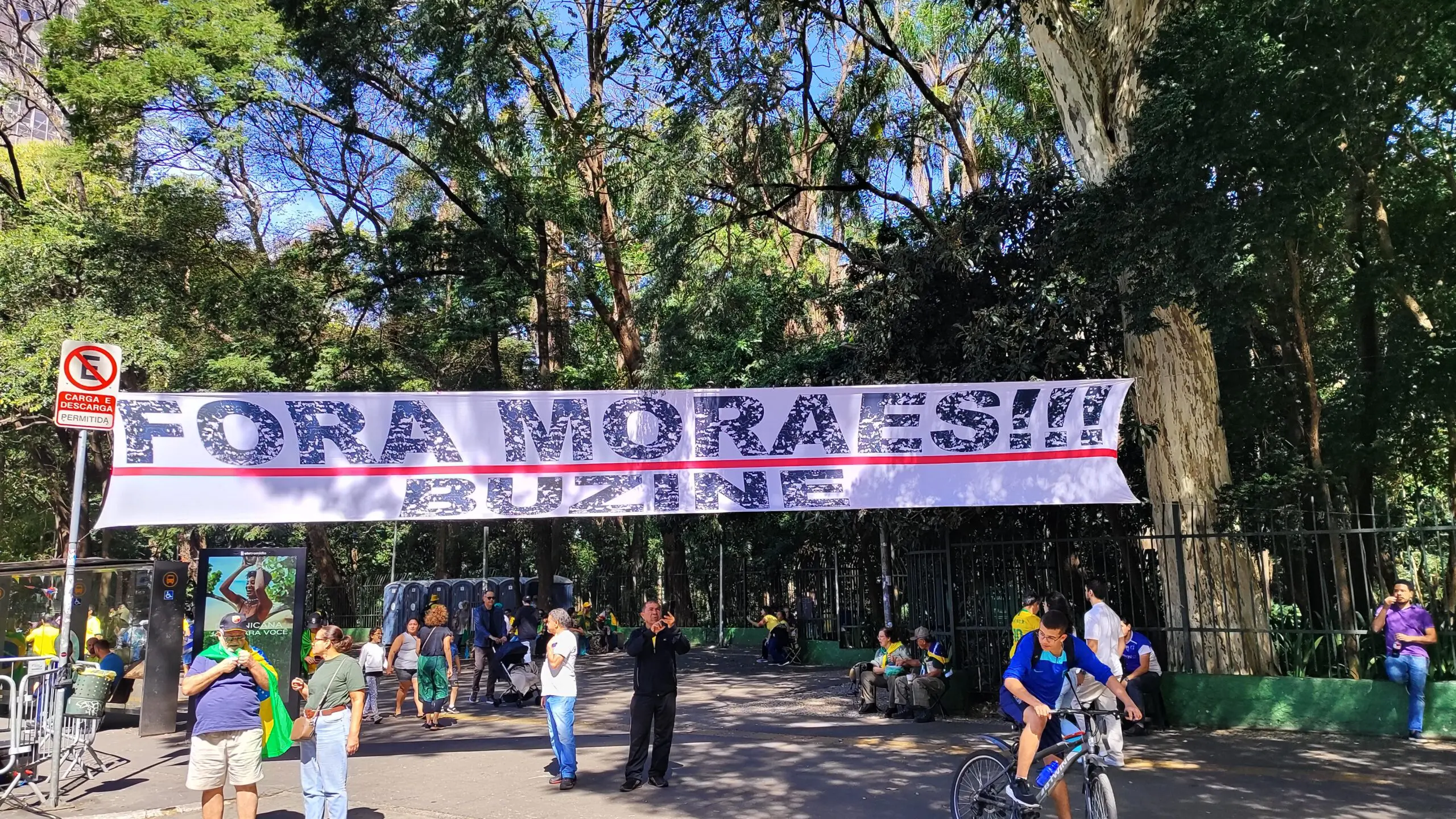 Fotos manifestações Alexandre Moraes