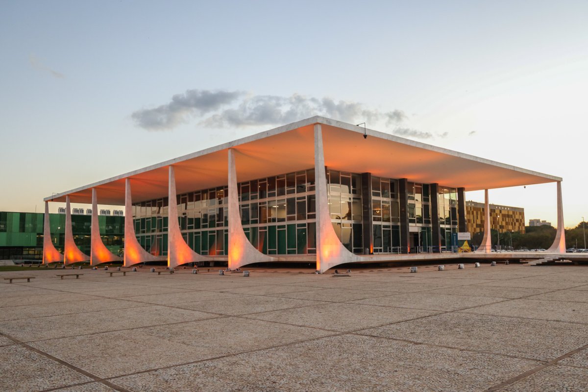 Evento da OAB-PR vai debater decisões do STF e o impacto delas para a democracia.