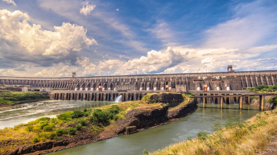 Por que o Paraguai força Itaipu a construir mais duas turbinas