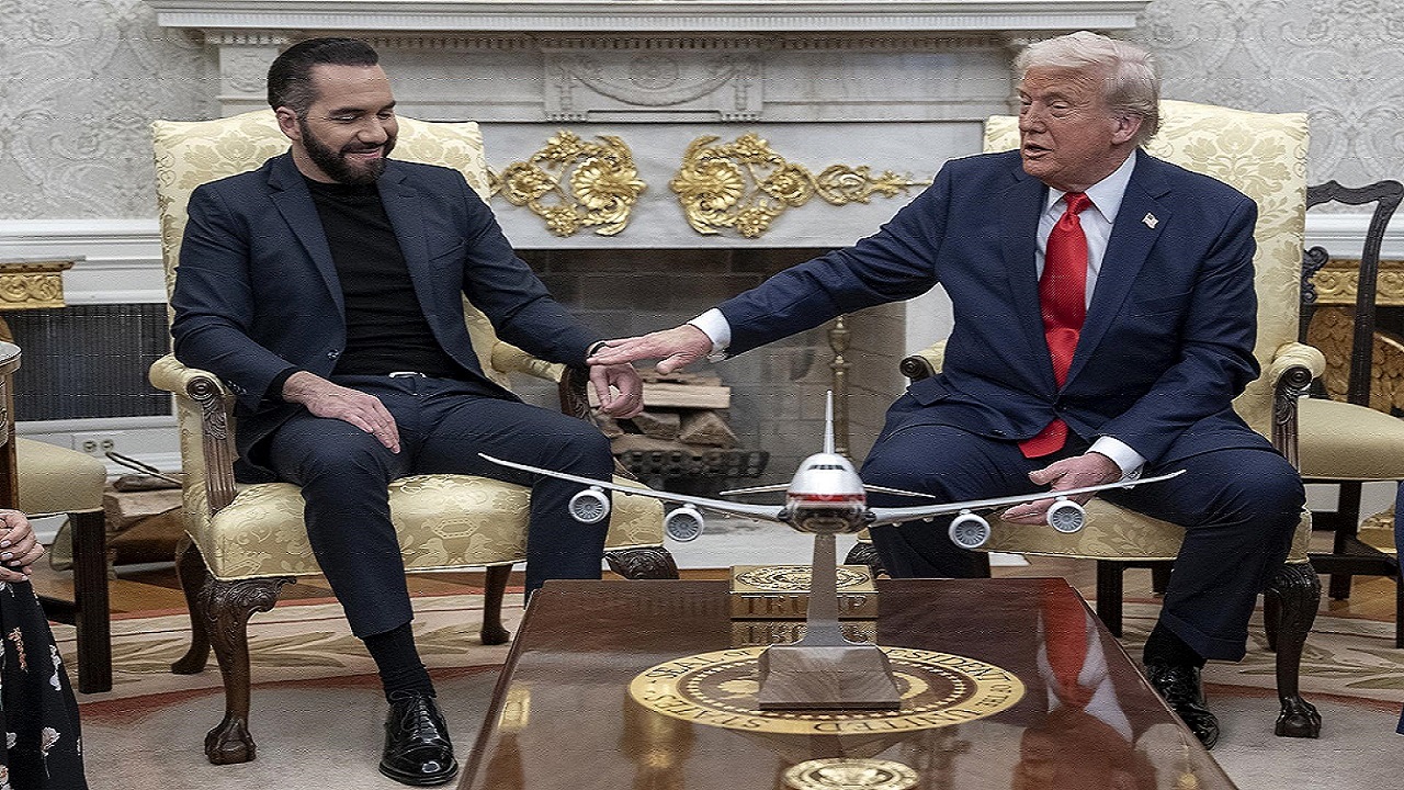 O presidente dos EUA, Donald Trump, durante encontro em abril com o presidente de El Salvador, Nayib Bukele, na Casa Branca.