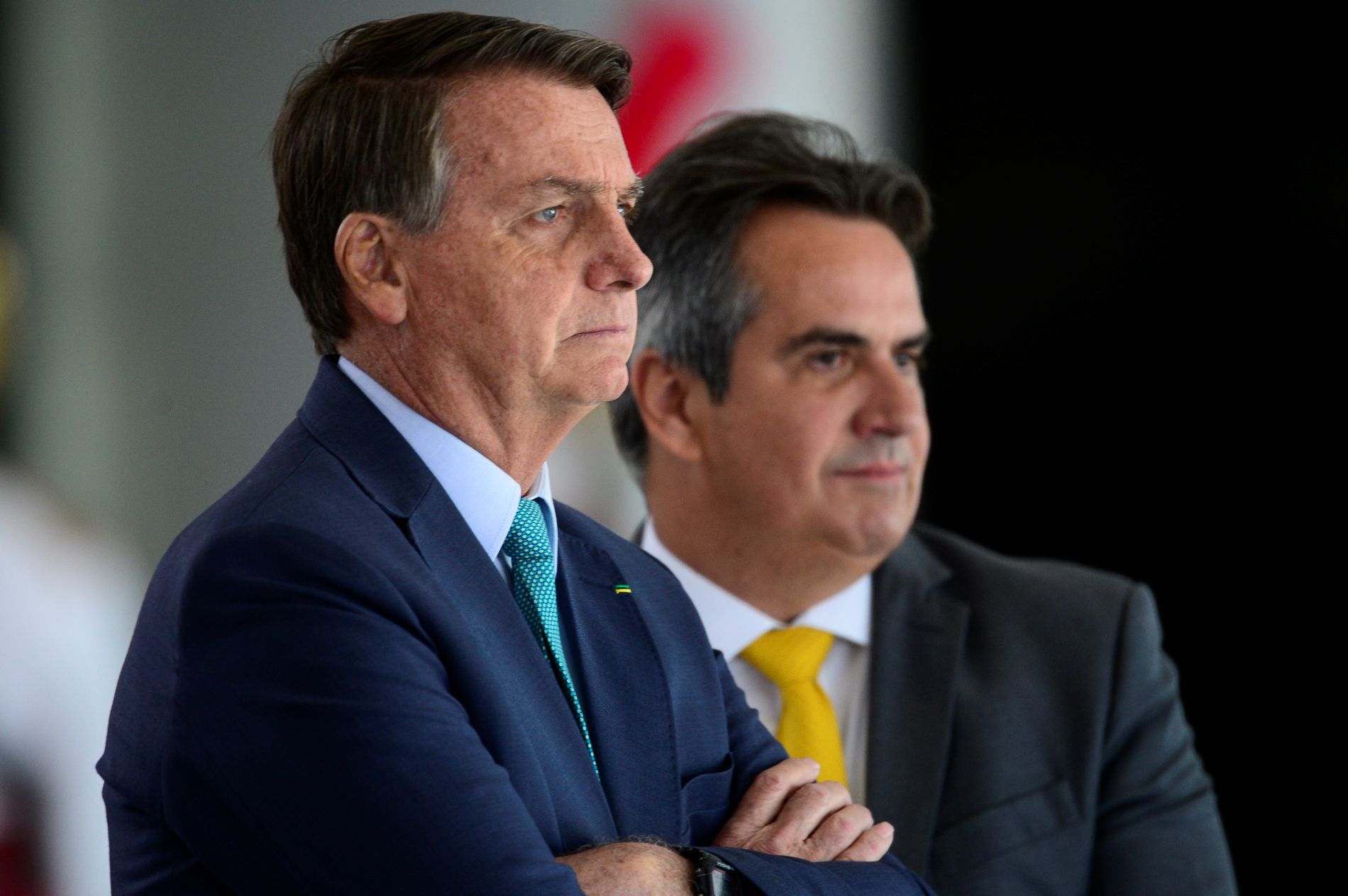Ciro Nogueira recebeu autorização de Moraes para visitar Bolsonaro em prisão domiciliar.