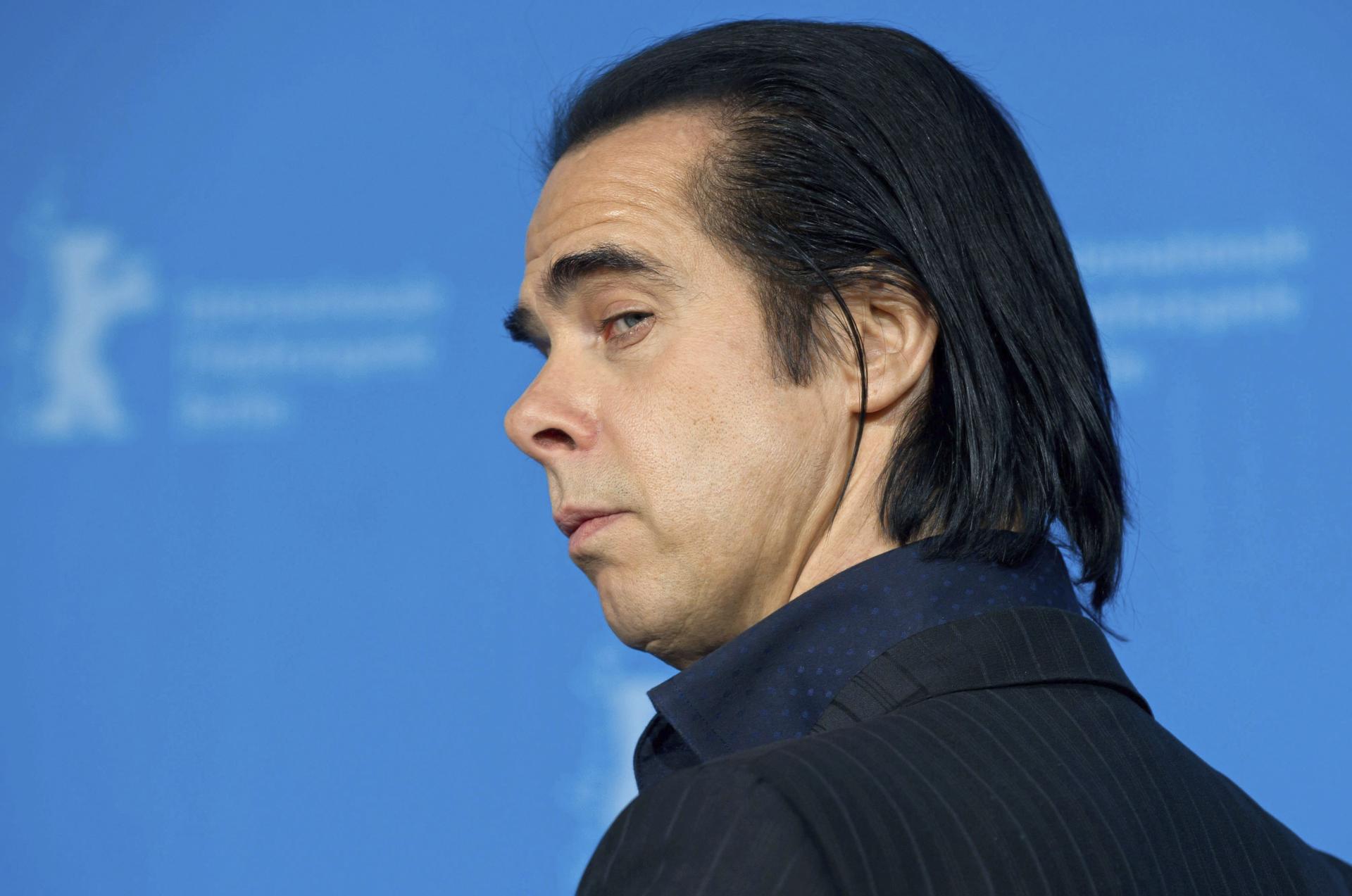 O olhar desconfiado do australiano Nick Cave para a IA acaba de sofrer um abalo