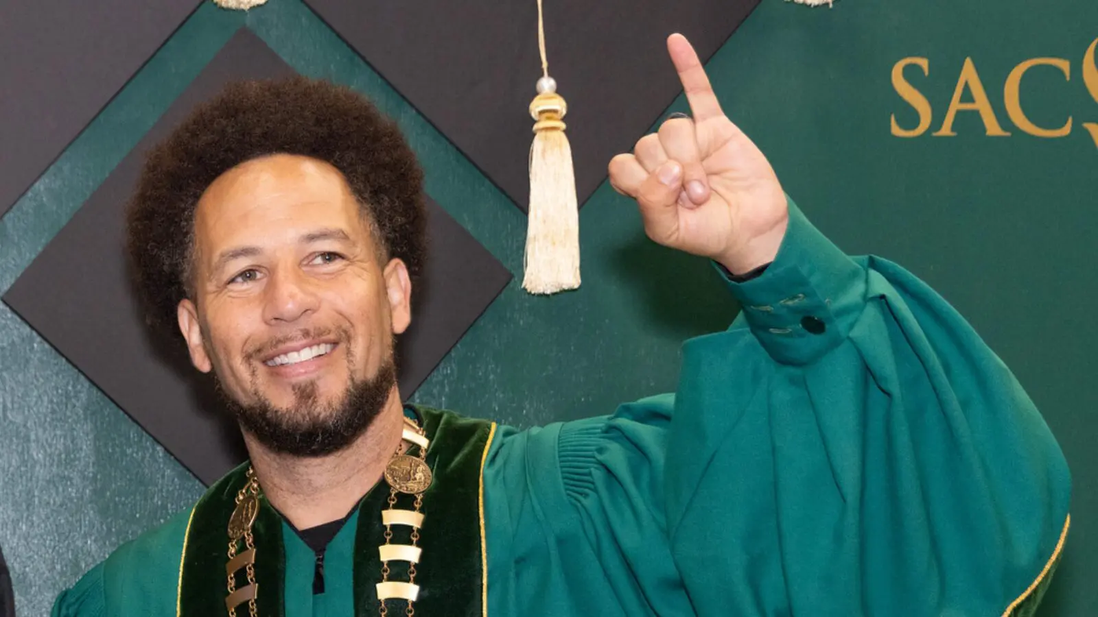 Luke Wood, reitor da Universidade Estadual de Sacramento.