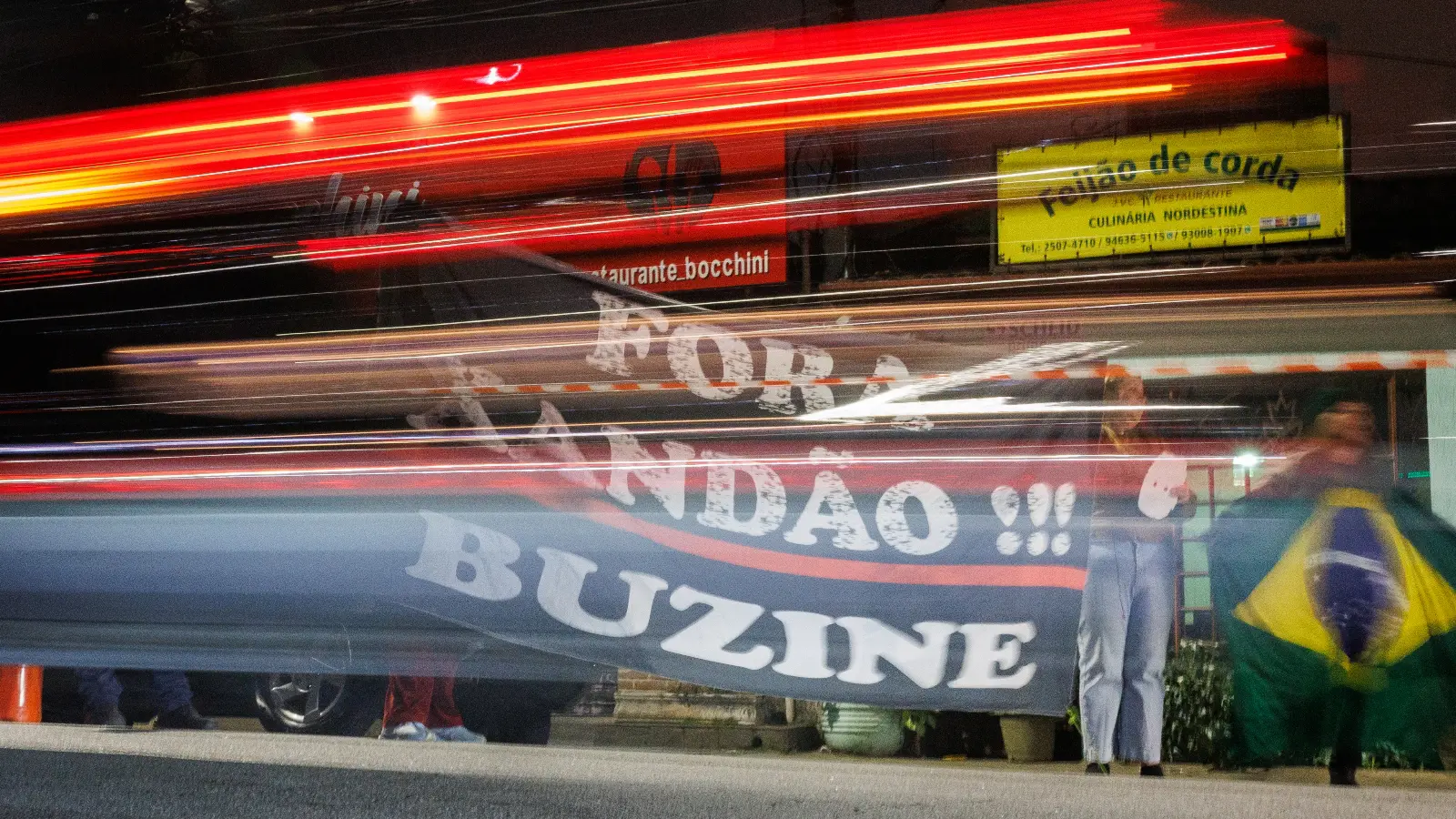 Manifestantes pedem impeachment de Alexandre de Moraes em frente ao Consulado dos Estados Unidos em São Paulo: quase três quartos da bancada do agro no Senado é favorável ao impedimento do ministro do STF.