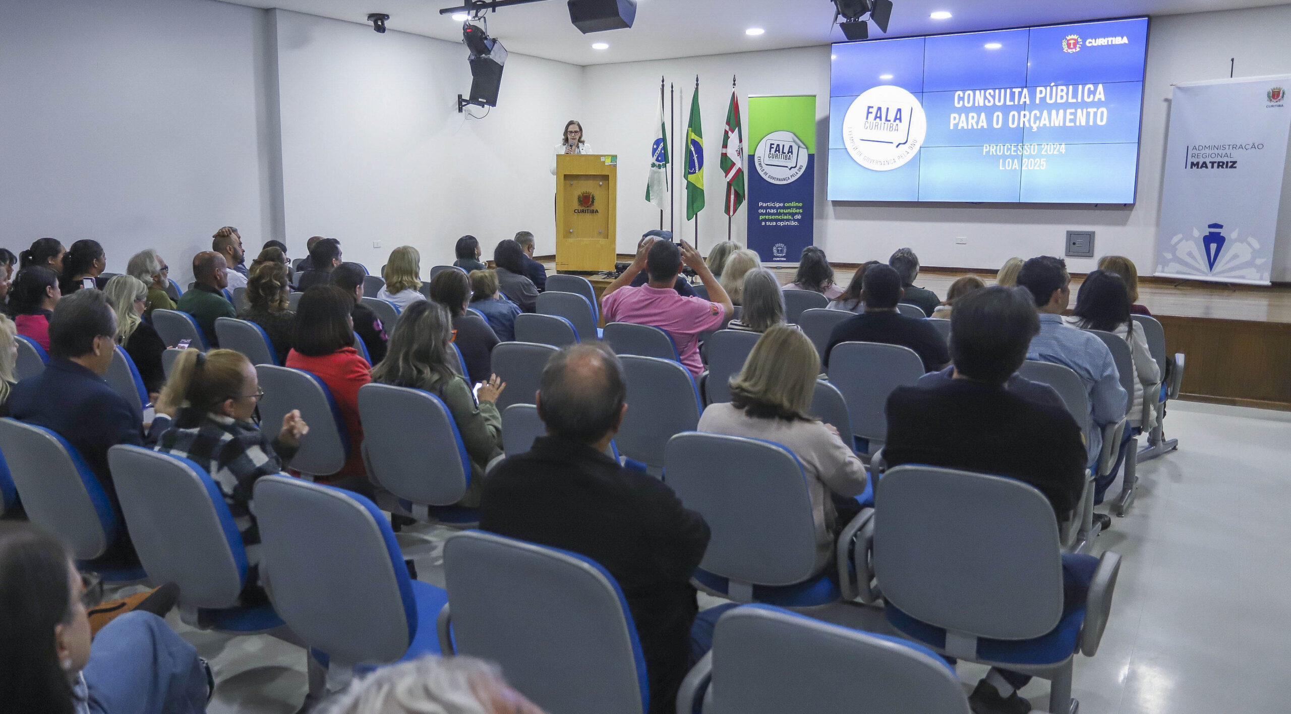 Com 448 demandas da população concluídas desde 2017, Fala Curitiba faz reuniões presenciais em todas as regionais da cidade.