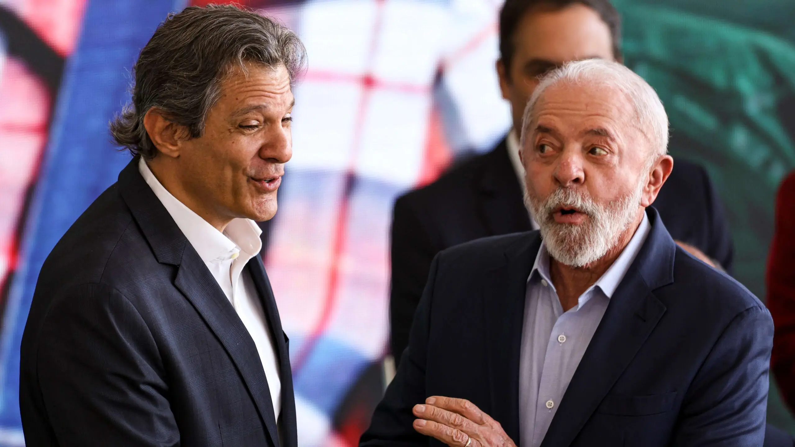 Presidente Luiz Inácio Lula da Silva e o ministro da Fazenda, Fernando Haddad. Se aprovar nova regra para precatórios, Congresso criará mais espaço para gastos do governo