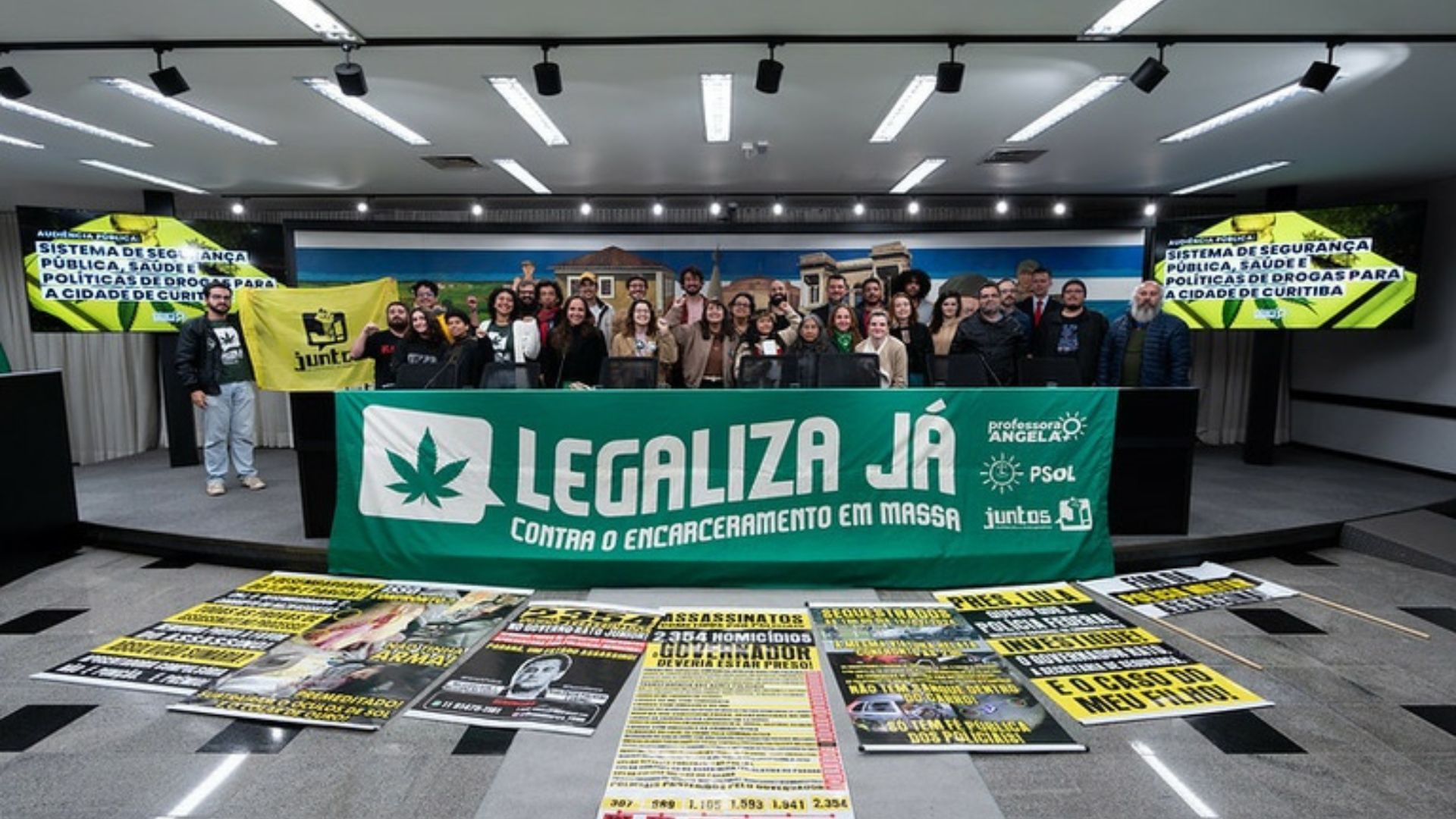 Evento promovido pelo PSOL na Câmara de Vereadores de Curitiba teve distribuição de cartilha chamada &#8220;Apologia ao cuidado&#8221;