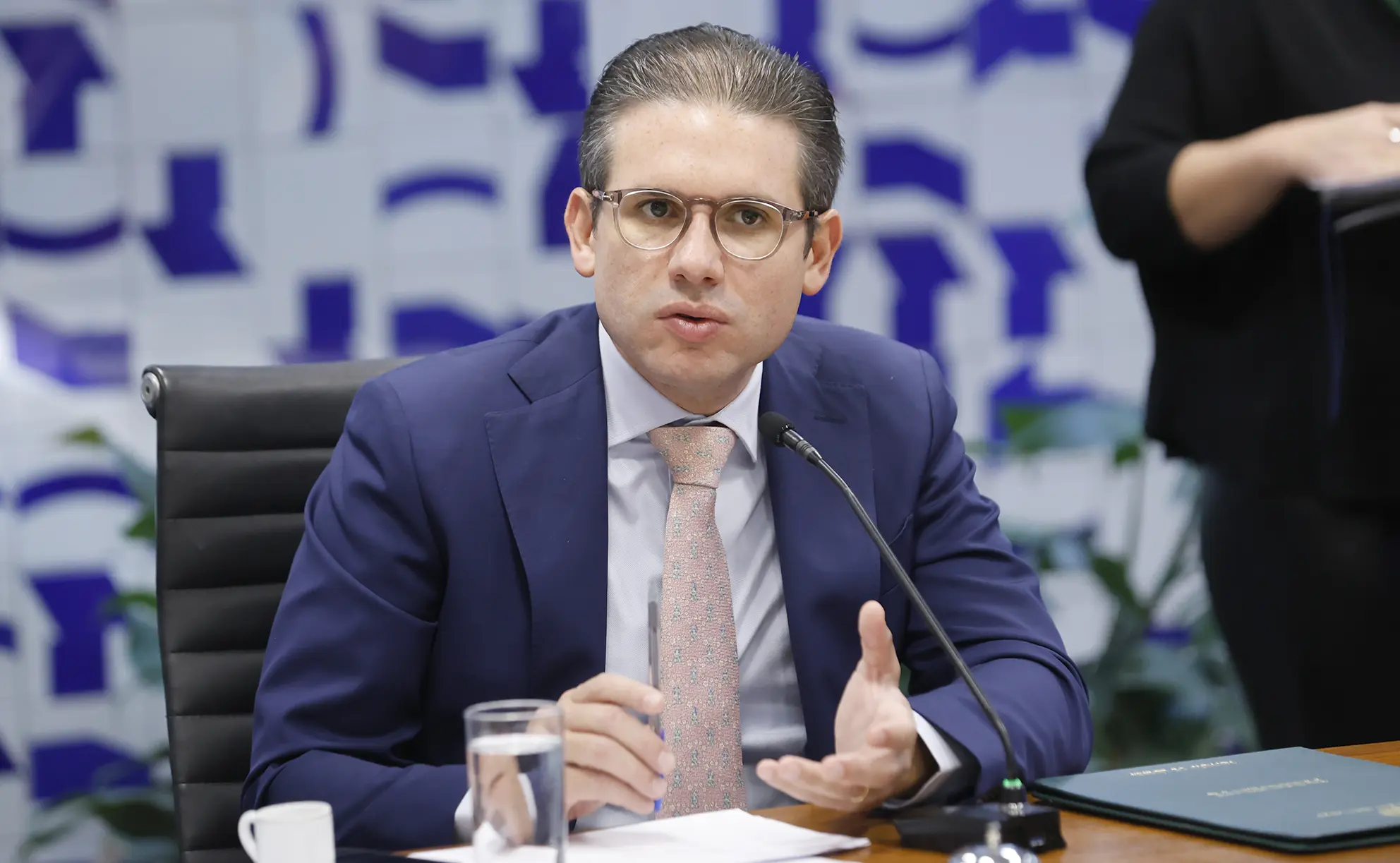 Motta envia pedido de suspensão de deputados à Corregedoria