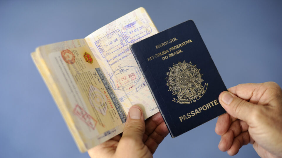 EUA passarão a exigir entrevistas presenciais para concessão de vistos a partir de setembro