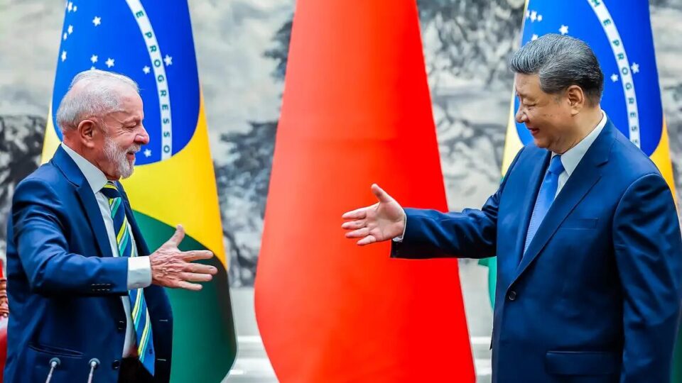 Governo Lula oficializa acordos e aproxima Brasil de Rússia e China