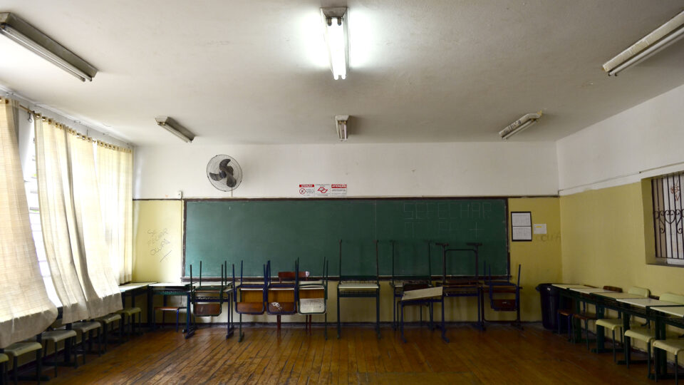 Fechamento de escolas causado por violência extrema cresce 245% em dois anos no Brasil