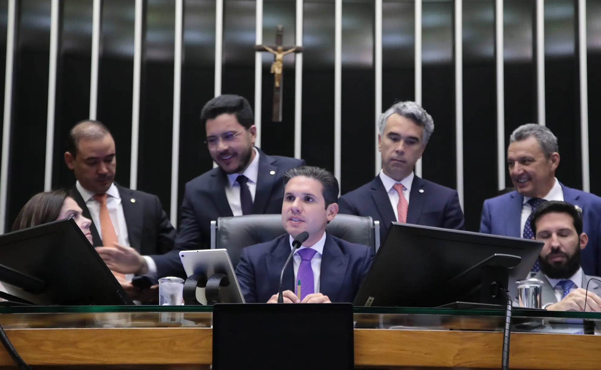 Motta adia análise do fim do foro privilegiado; PL fará obstrução