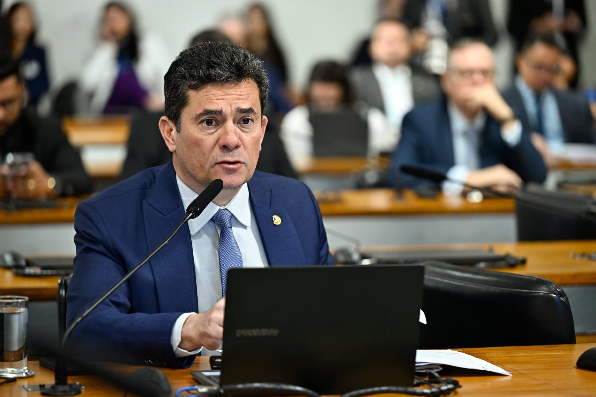 Sergio Moro aparece na frente na pesquisa entre os curitibanos.