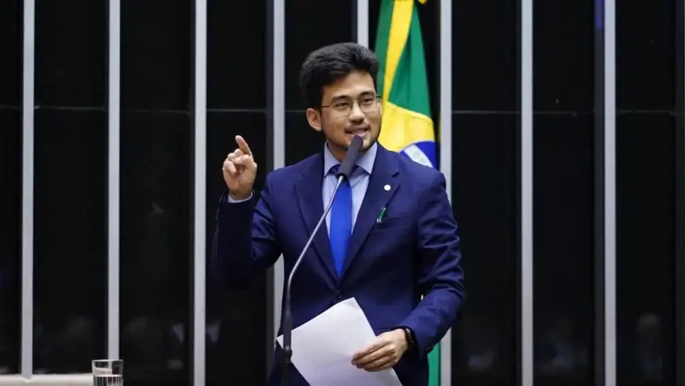 A proposta do deputado federal Kim Kataguiri (União-SP) recebeu 176 assinaturas, superando o mínimo de 171 necessário para tramitar na Câmara.