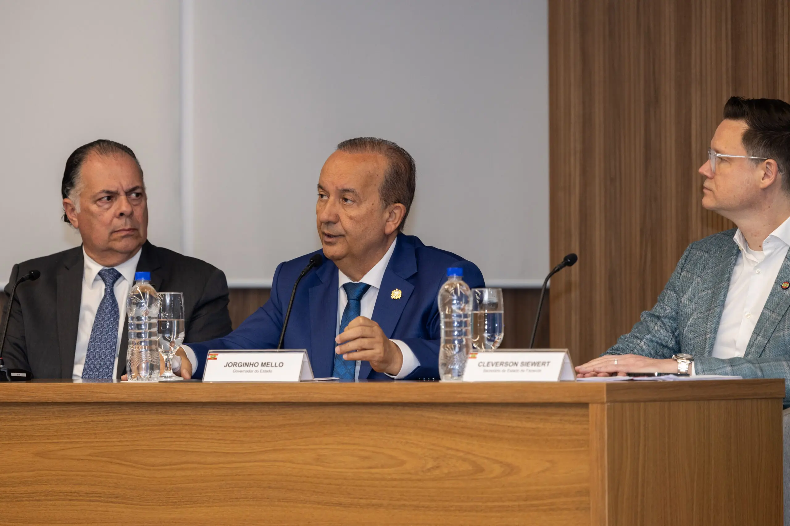 Governador Jorginho Mello e secretários estaduais apresentam medidas tributárias e linhas de financiamento para preservar empregos e a competitividade das indústrias catarinenses