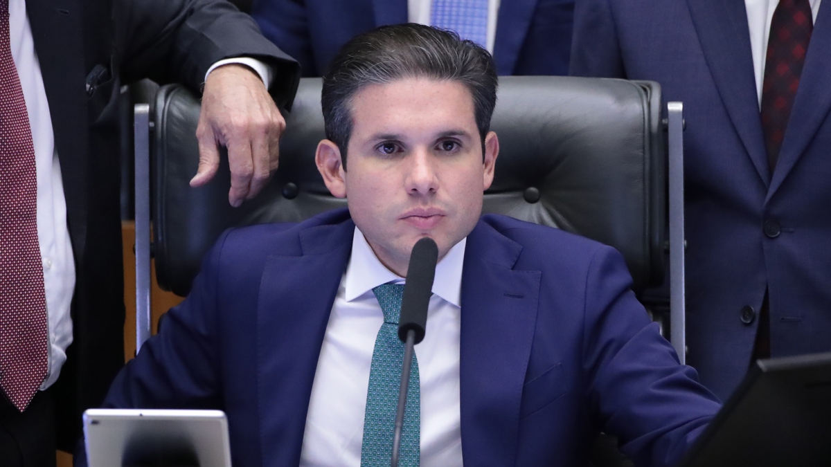 Motta diz não haver sentimento para aprovar anistia ampla, geral e irrestrita e critica Eduardo Bolsonaro