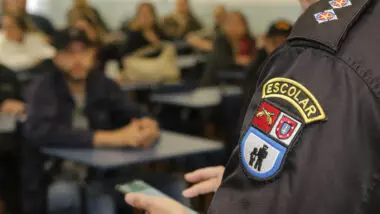 Transferência compulsória de alunos está prevista em decreto no Paraná.