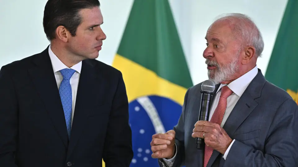 Lula Centrão anistia fim do foro