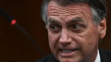Moraes pede a Zanin para marcar julgamento de Bolsonaro