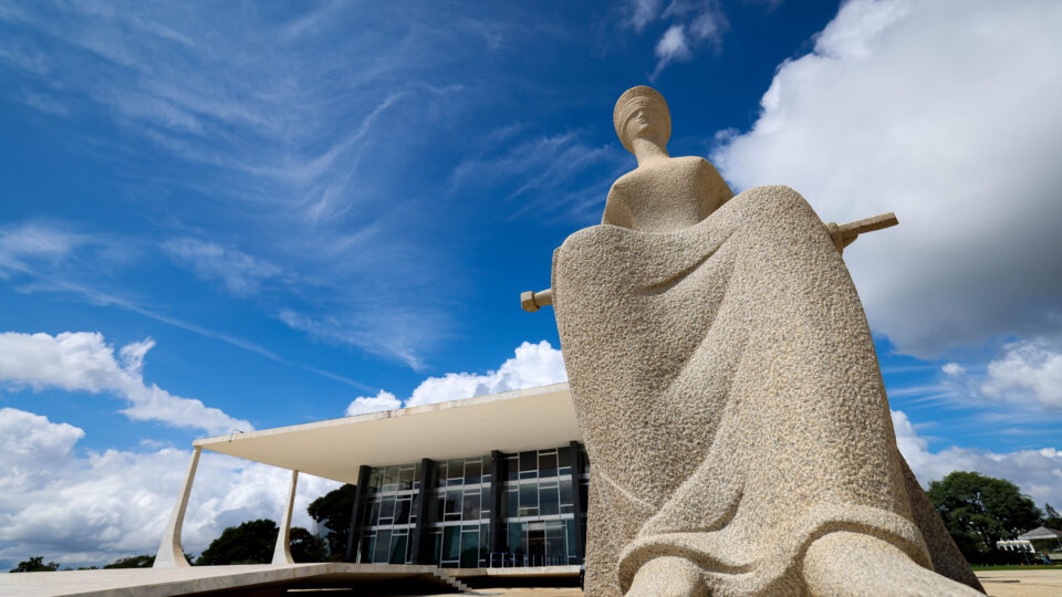 STF: guardião da Constituição ou arena política?