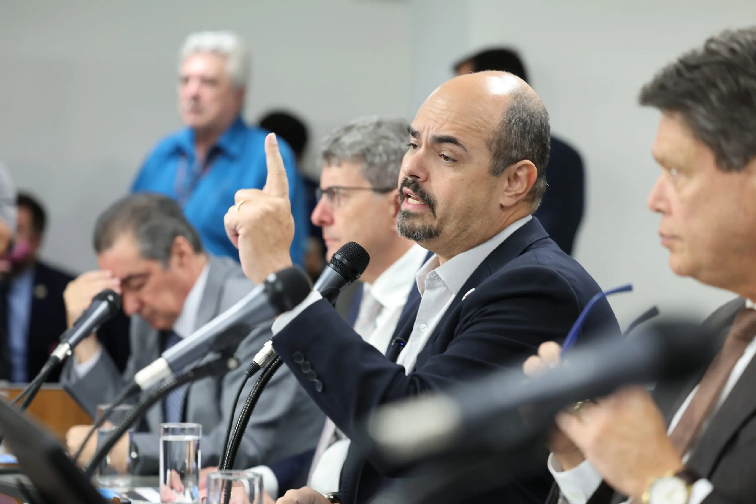 Mateus Simões (Novo), vice-governador de Minas Gerais, durante audiência na Assembleia Legislativa sobre a adesão do estado ao Propag.