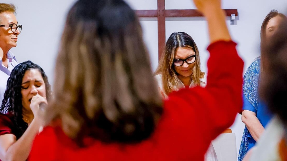 Primeira-dama vem se reunido com lideranças de movimentos evangélicos para tentar aumentar popularidade de Lula.