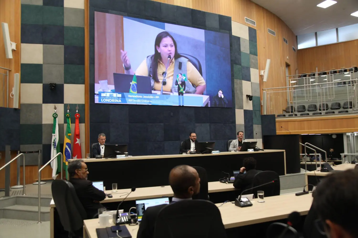 Projeto de internação involuntária foi aprovado em segunda votação, com ampla maioria a favor, na Câmara Municipal de Londrina, no Paraná.