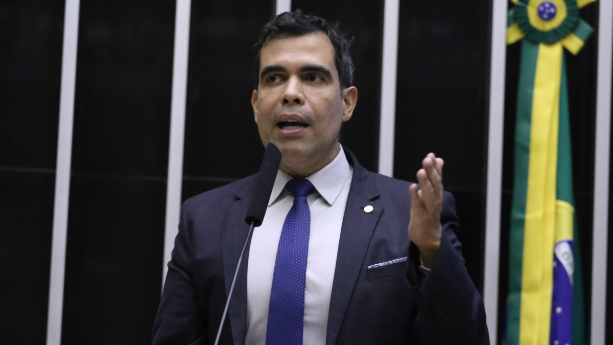 Motta escolhe deputado governista para relatar CPMI do INSS; Ayres criticou fala de líder do PL