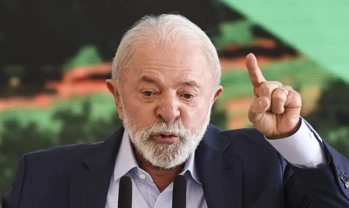 Recados de Lula para Trump posicionam entrave nas negociações do tarifaço.