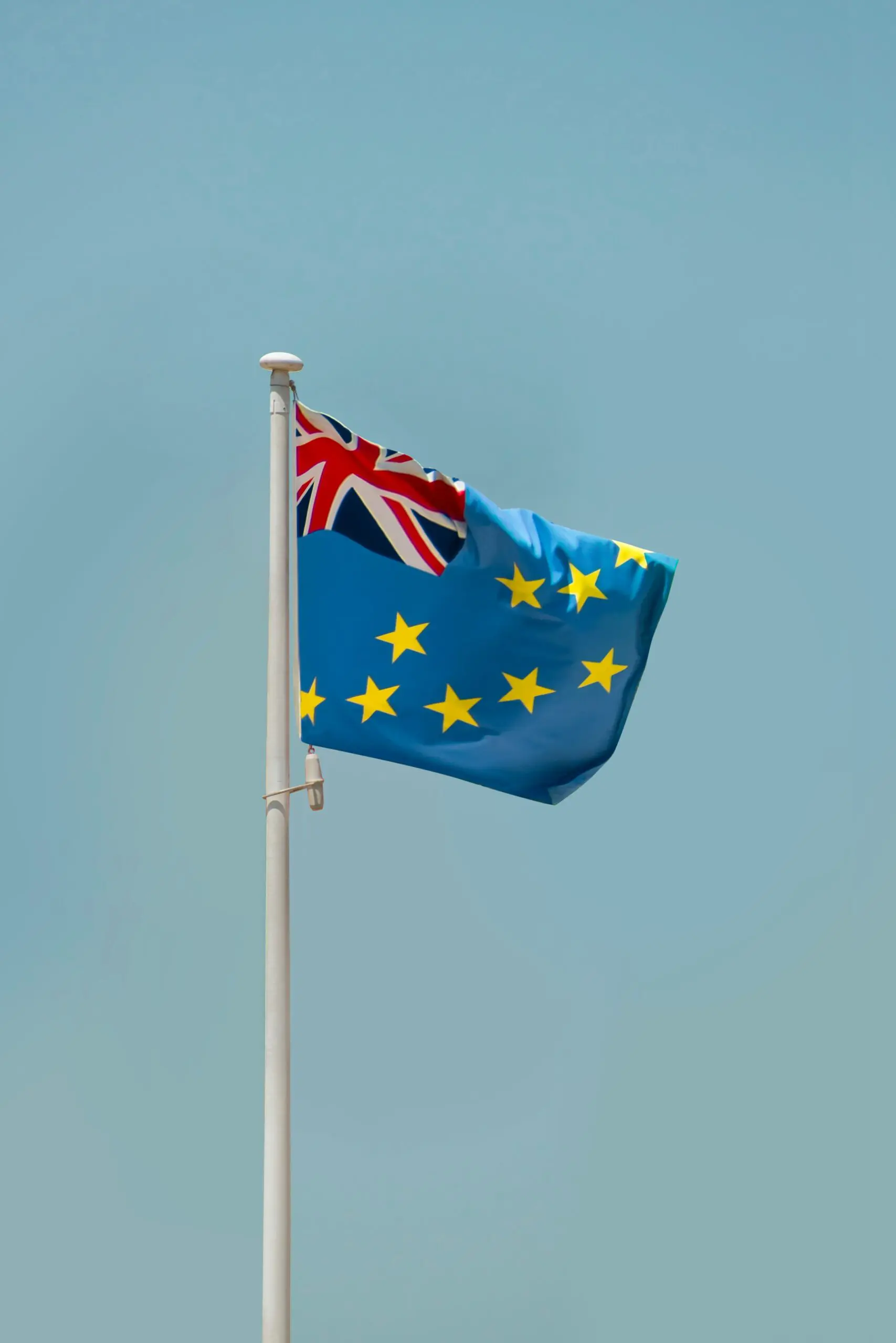 Bandeira de Tuvalu em mastro.