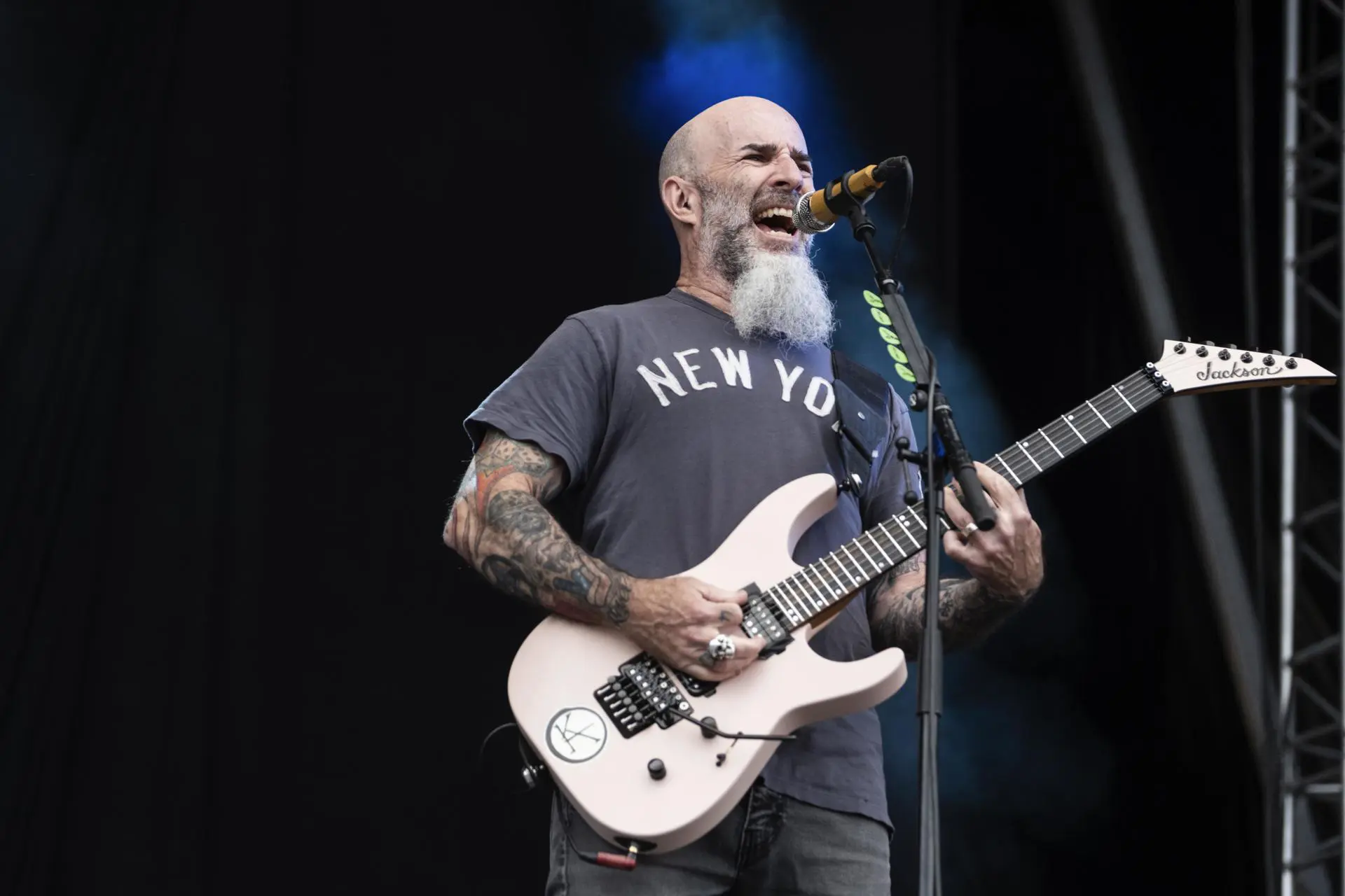 Scott Ian se apresentando com o Mr. Bungle num festival na Dinamarca