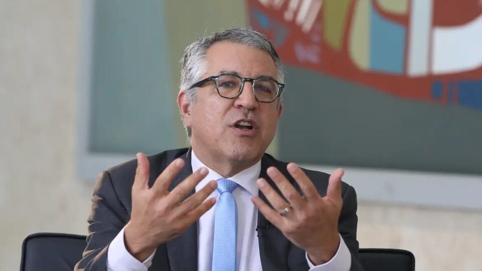 Padilha diz que cancelamento de vistos da esposa e da filha de 10 anos é ato covarde dos EUA