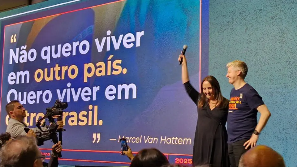 Os deputados federais Adriana Ventura e Marcel van Hattem dividiram o palco