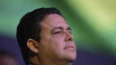 Damares Alves envia pedido de representação ao Conselho de Ética da OAB afirmando que declarações de Felipe Santa Cruz comemorando prisão domiciliar de Bolsonaro são incitação à violência.