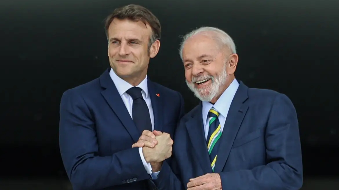 Lula liga para Macron para reclamar do tarifaço de Trump aos produtos brasileiros