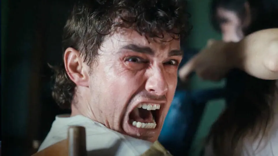 O ator de 40 anos Dave Franco em cena de "Juntos"