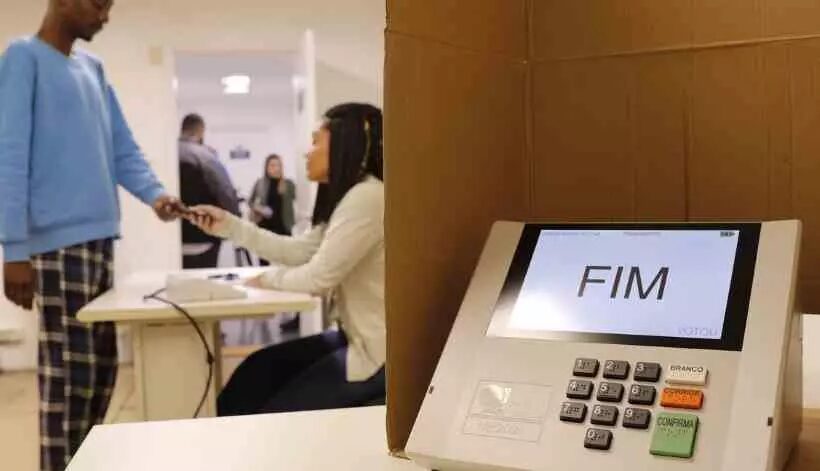 Comissão do Senado aprova voto impresso na reforma eleitoral