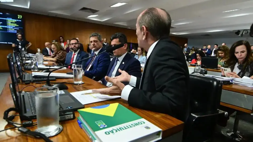 Voto impresso auditável avança no Senado e pode valer já em 2026.