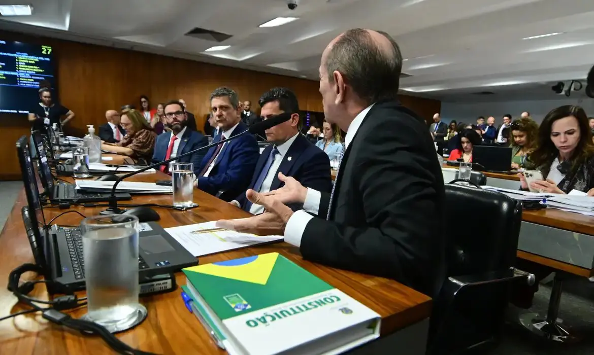 Voto impresso auditável avança no Senado e pode valer já em 2026.